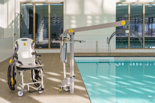 Mobile pool lift  - Handi-Rehab Patient lift hoist