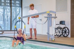 Mobile pool lift  - Handi-Rehab Patient lift hoist